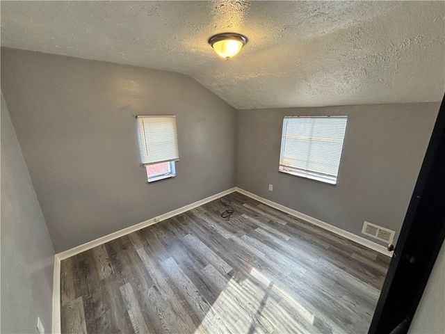 8156 Chaske St, Verona, PA 15147