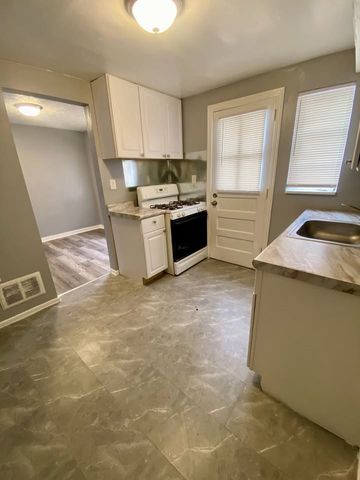 8156 Chaske St, Verona, PA 15147