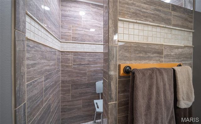 21005 Halifax Drive, St Robert, MO 65584