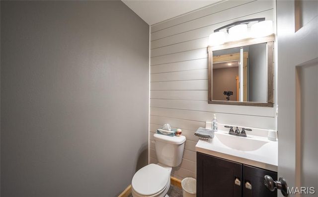 21005 Halifax Drive, St Robert, MO 65584