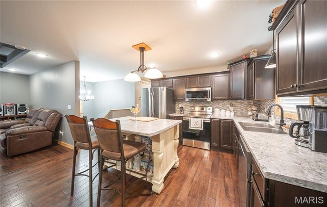 21005 Halifax Drive, St Robert, MO 65584