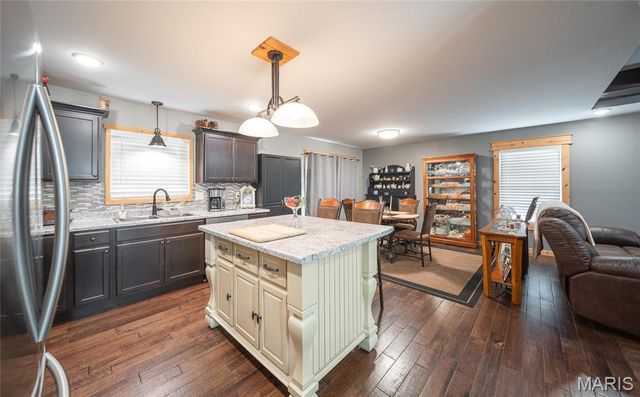 21005 Halifax Drive, St Robert, MO 65584