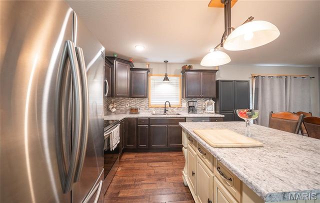 21005 Halifax Drive, St Robert, MO 65584