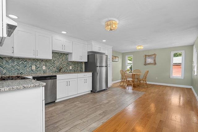 31 Acorn Dr 31, Randolph, MA 02368