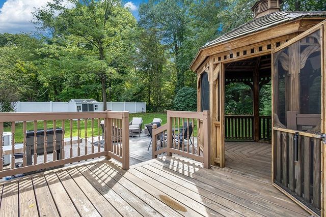 31 Acorn Dr 31, Randolph, MA 02368