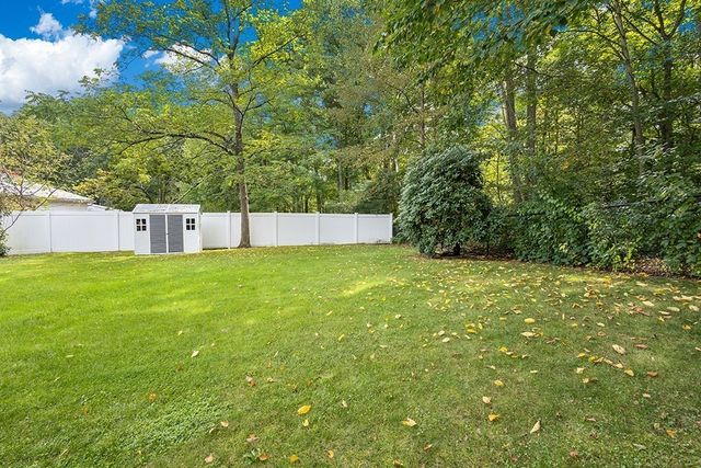31 Acorn Dr 31, Randolph, MA 02368