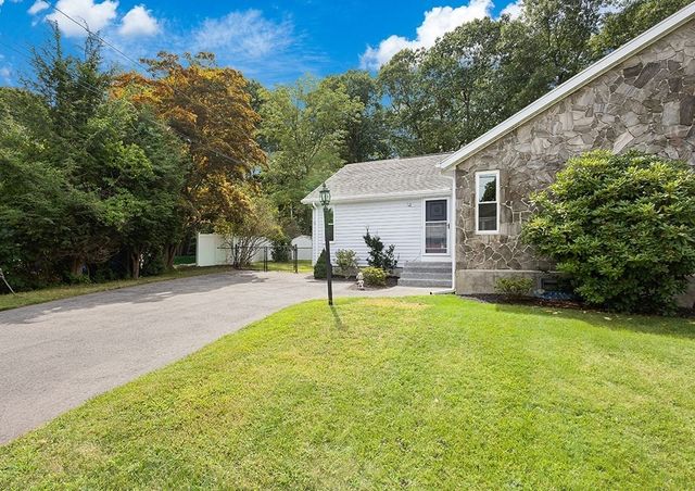 31 Acorn Dr 31, Randolph, MA 02368
