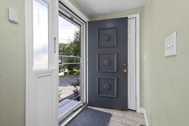 31 Acorn Dr 31, Randolph, MA 02368
