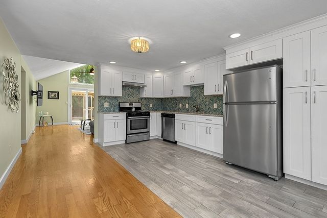 31 Acorn Dr 31, Randolph, MA 02368