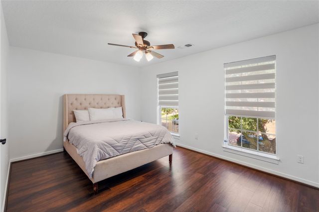 1221 Wedgewood Drive, Sugar Land, TX 77478