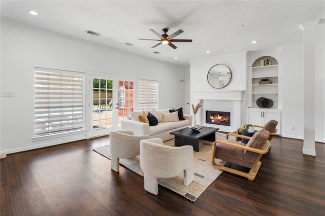 1221 Wedgewood Drive, Sugar Land, TX 77478