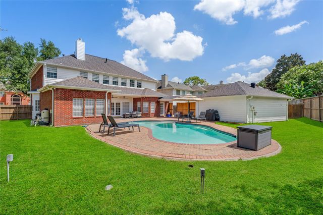 1221 Wedgewood Drive, Sugar Land, TX 77478