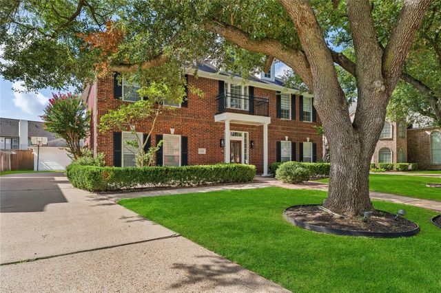 1221 Wedgewood Drive, Sugar Land, TX 77478