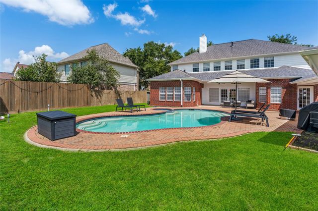 1221 Wedgewood Drive, Sugar Land, TX 77478