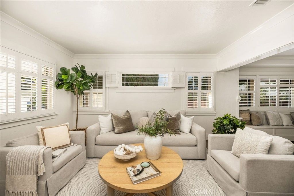 373 Gladys Avenue, Long Beach, CA 90814 — photo 5