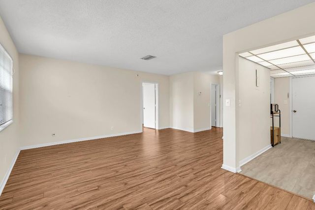 298 SW 6th Street 204, Boca Raton, FL 33432