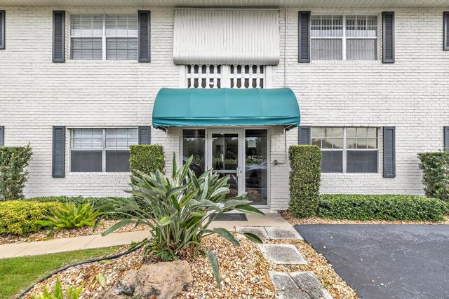 298 SW 6th Street 204, Boca Raton, FL 33432