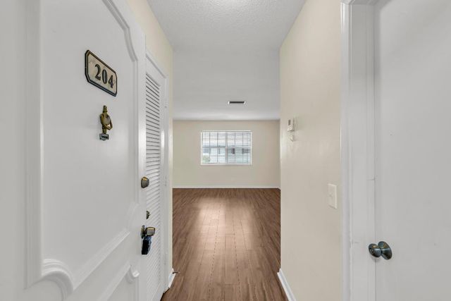 298 SW 6th Street 204, Boca Raton, FL 33432