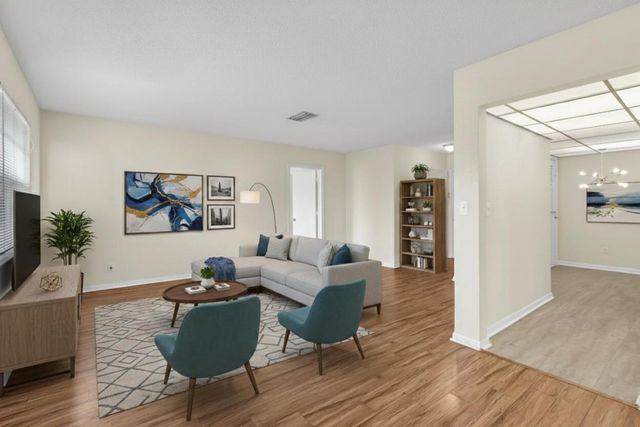 298 SW 6th Street 204, Boca Raton, FL 33432