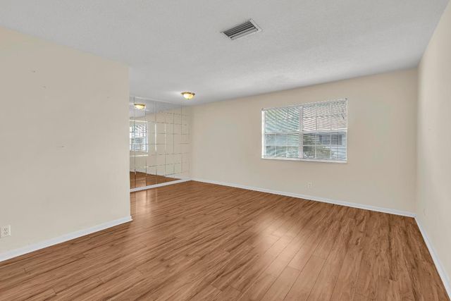 298 SW 6th Street 204, Boca Raton, FL 33432