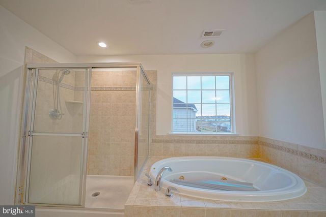 67 MULLEN DR, Sicklerville, NJ 08081