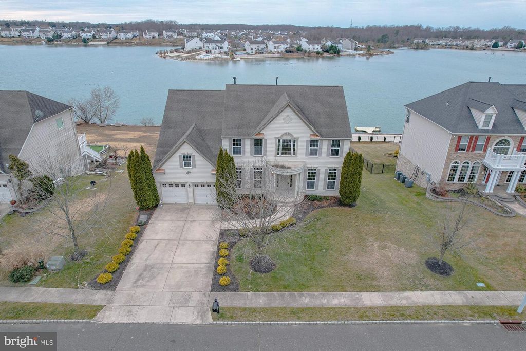 67 MULLEN DR, Sicklerville, NJ 08081