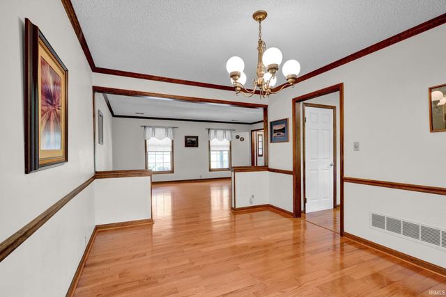 613 Berry Court, Evansville, IN 47710