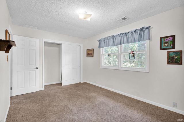 613 Berry Court, Evansville, IN 47710