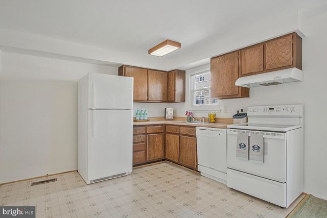 7641 HENNESEY CT, Glen Burnie, MD 21061