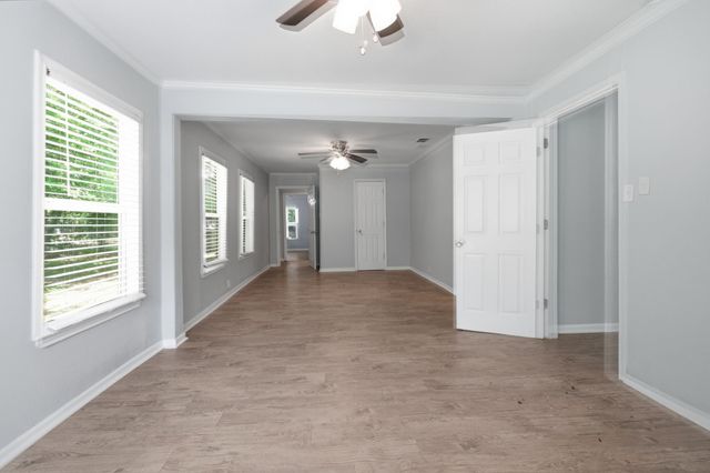 1401 Granbury Street, Cleburne, TX 76033