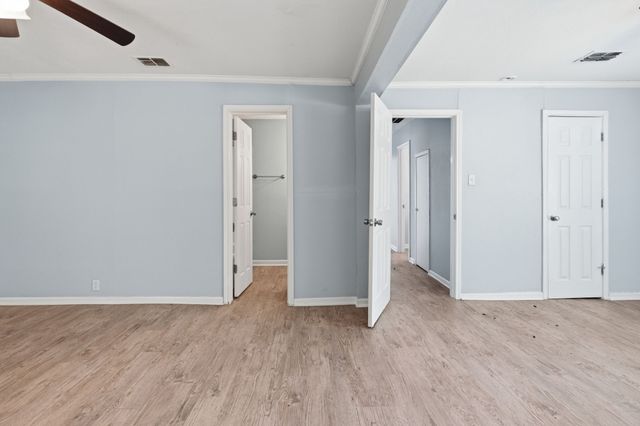 1401 Granbury Street, Cleburne, TX 76033