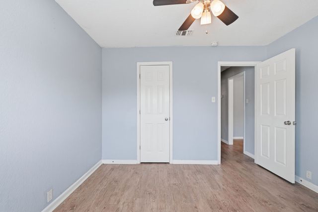 1401 Granbury Street, Cleburne, TX 76033