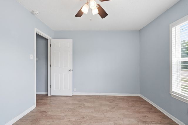 1401 Granbury Street, Cleburne, TX 76033