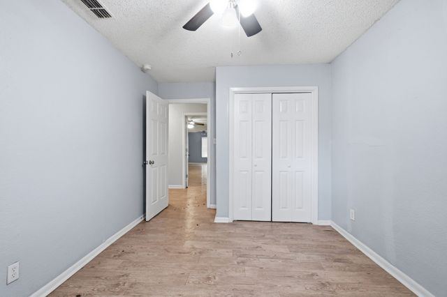 1401 Granbury Street, Cleburne, TX 76033
