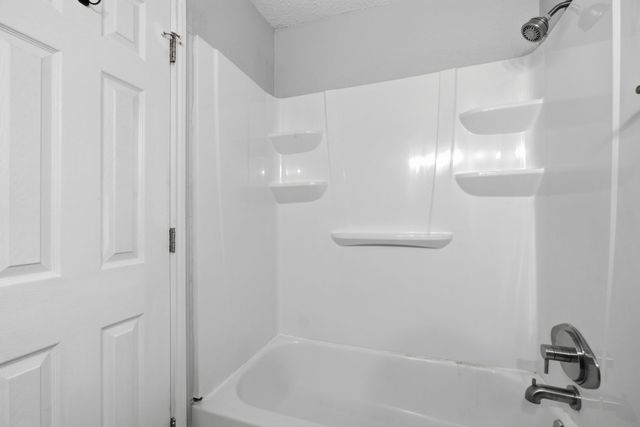 1401 Granbury Street, Cleburne, TX 76033
