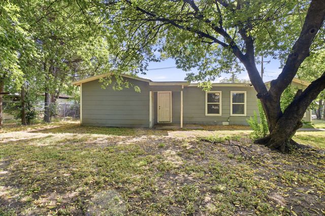 1401 Granbury Street, Cleburne, TX 76033