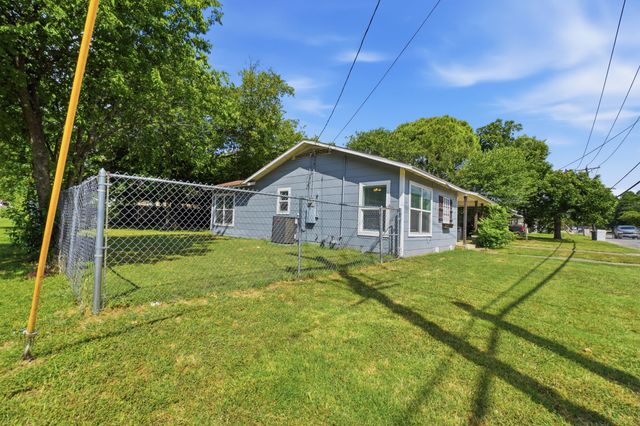1401 Granbury Street, Cleburne, TX 76033