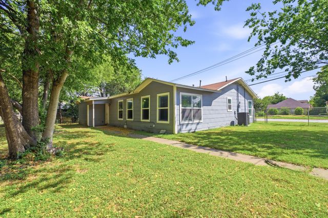 1401 Granbury Street, Cleburne, TX 76033