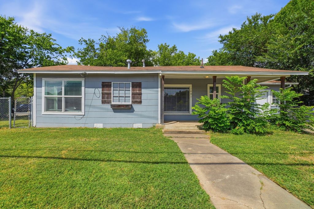 1401 Granbury Street, Cleburne, TX 76033