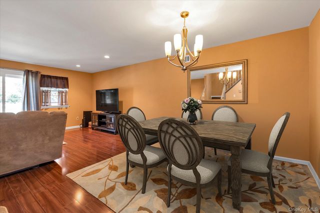 815 Franklin Avenue 13, Valley Stream, NY 11580