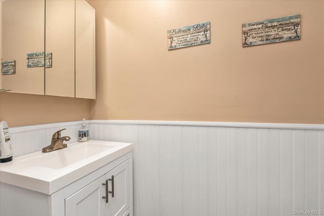 815 Franklin Avenue 13, Valley Stream, NY 11580