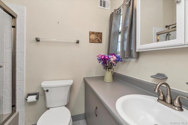 815 Franklin Avenue 13, Valley Stream, NY 11580