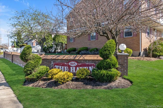 815 Franklin Avenue 13, Valley Stream, NY 11580