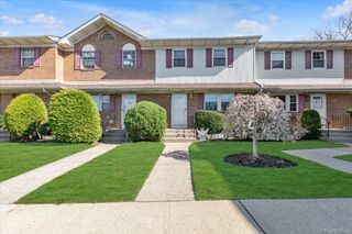 815 Franklin Avenue 13, Valley Stream, NY 11580