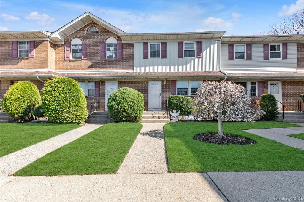 815 Franklin Avenue 13, Valley Stream, NY 11580