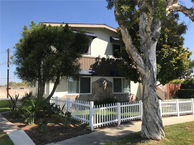 2964 Peppertree Lane A, Costa Mesa, CA 92626