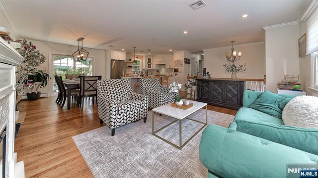 7 Knight Road, Wayne, NJ 07470