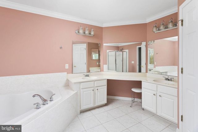 16 HERITAGE DRIVE, Allentown, NJ 08501