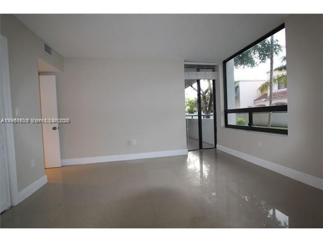 21075 NE 34th Ave 103-2, Aventura, FL 33180