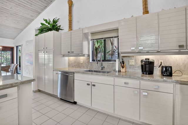 22519 W Esplanada Cir W, Boca Raton, FL 33433